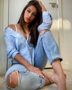 Simmi Singh nude 4