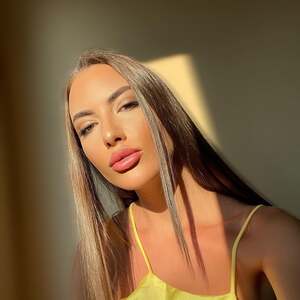 Simona Jivkova nude 3