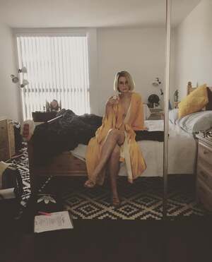 Siobhan Thompson nude 8
