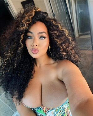 Sirena Morris nude 5
