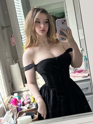 Skizzy666 nude 3