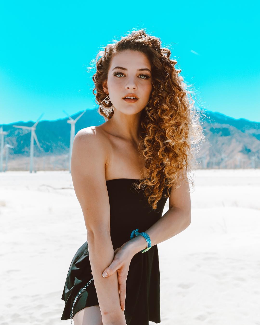 Sofie Dossi nude 4