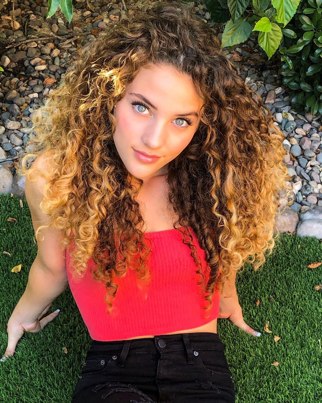 Sofie Dossi nude 5