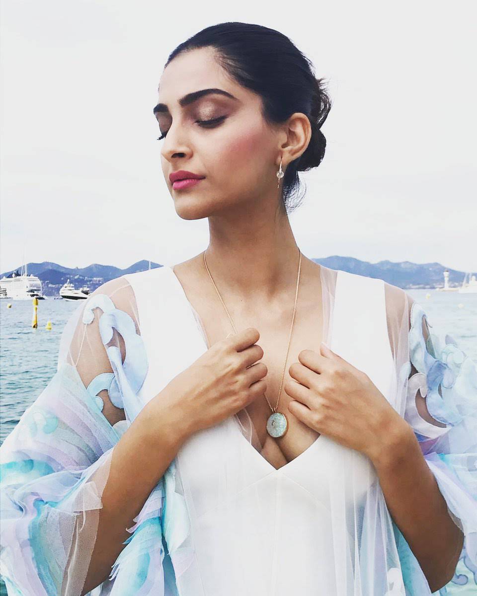 Sonam Kapoor nude 9