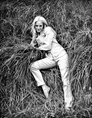 Sondra Locke nude 4