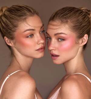 Sonnendecker Twins nude 5