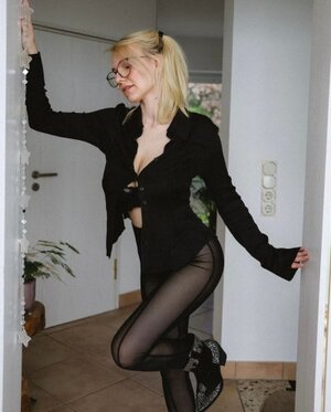 Soph Stardust nude 4