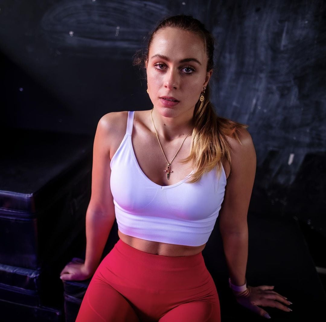 Sophia Floersch nude 11