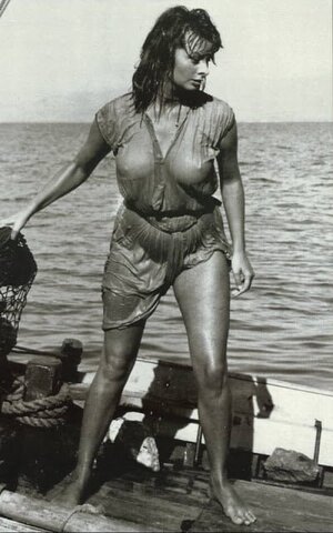 Sophia Loren nude 10
