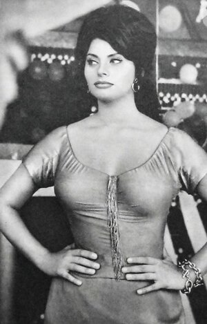 Sophia Loren nude 11
