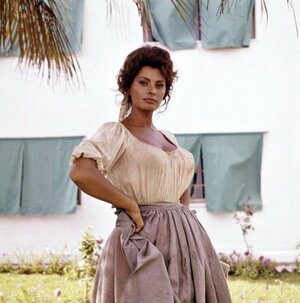 Sophia Loren nude 5