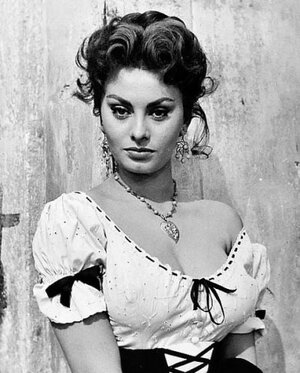 Sophia Loren nude 6