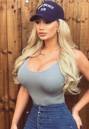 Sophie Dalzell nude 6