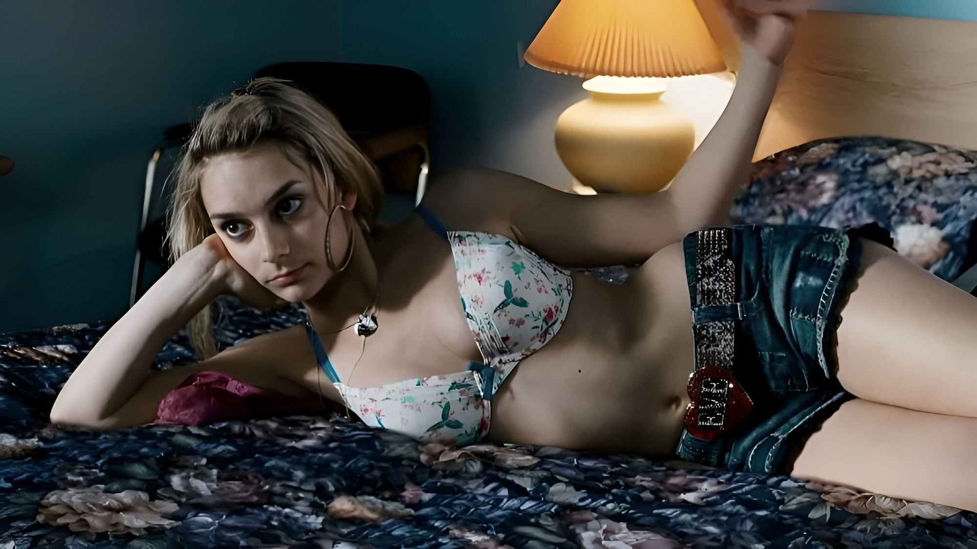 Sophie Desmarais nude 11