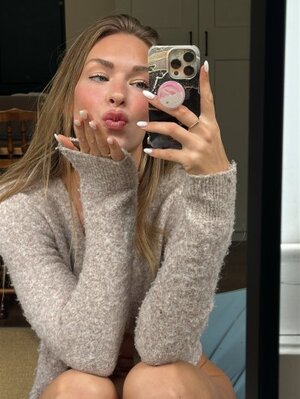 Sophie Lauren nude 12