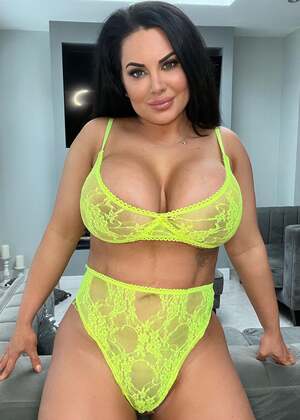 Sophie Lawson nude 12
