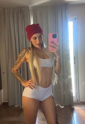 Sophie Quinn nude 4