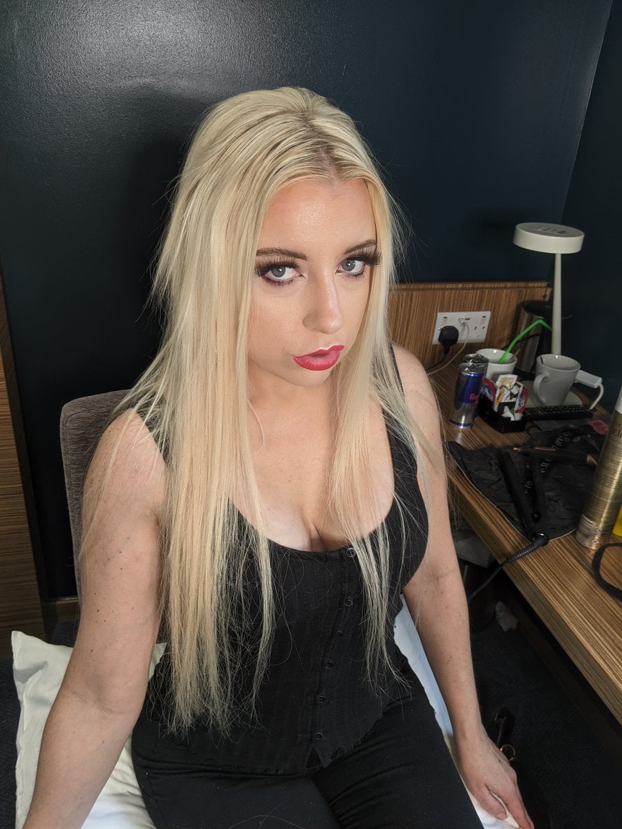 Sophie Shox nude 5
