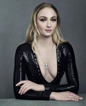 Sophie Turner nude 8