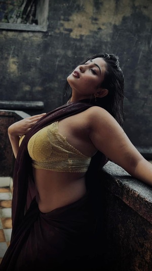 Soumi Saha nude 12