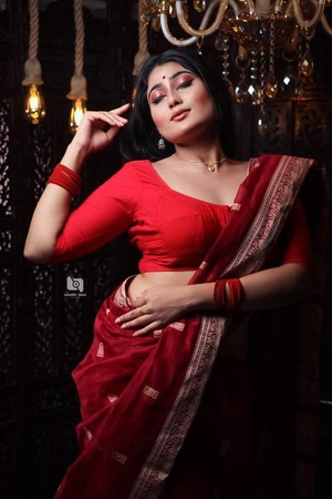 Soumi Saha nude 8