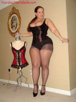 Southern Belle nude 10