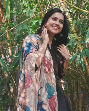 Sri Divya nude 2
