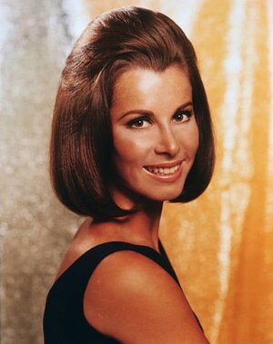 Stefanie Powers nude 5