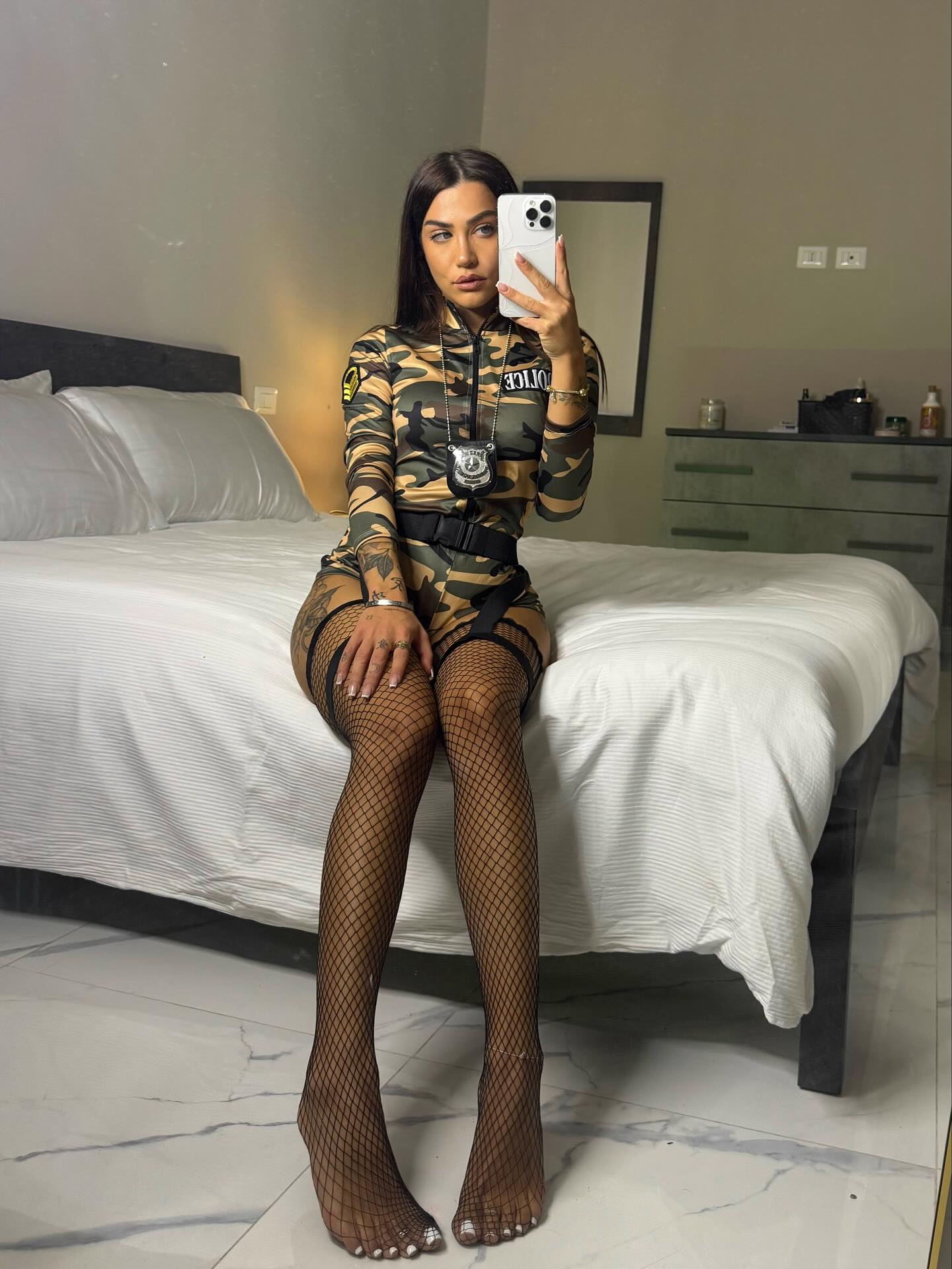 Stella Tinebra nude 3