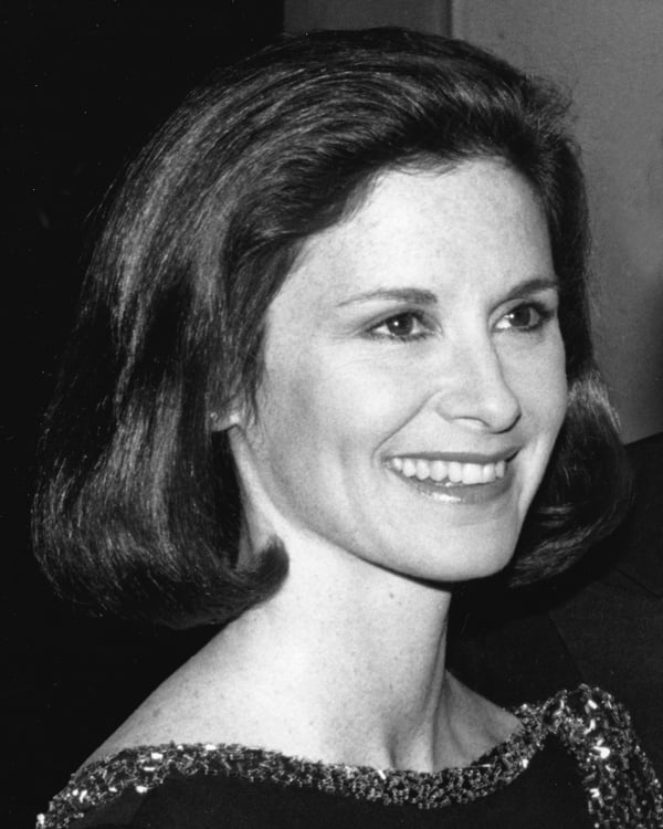 Stephanie Zimbalist nude 3