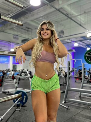 Sthefany Oliveira nude 4