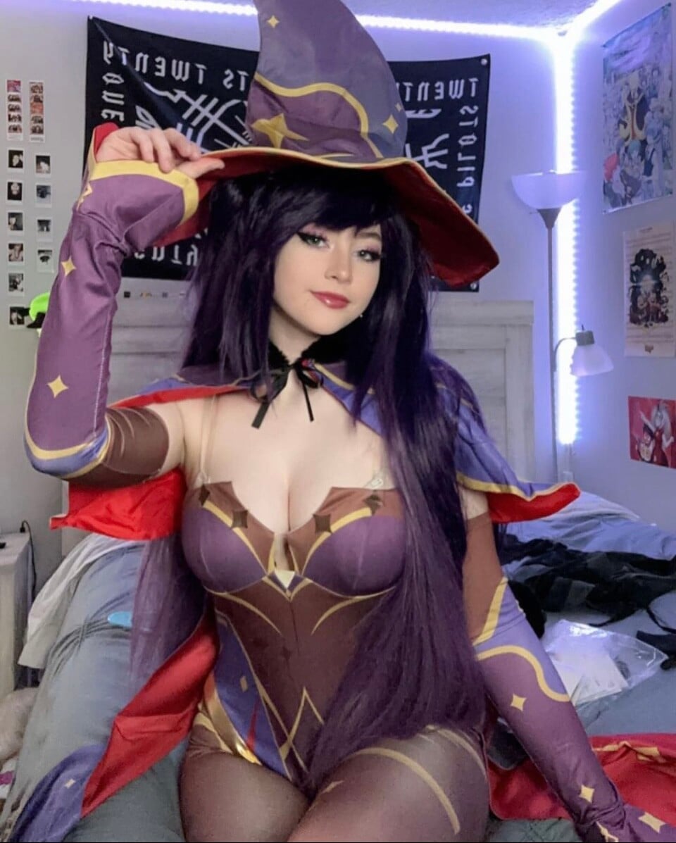 Strifecos nude 4