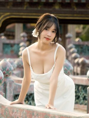 Su Chang nude 5