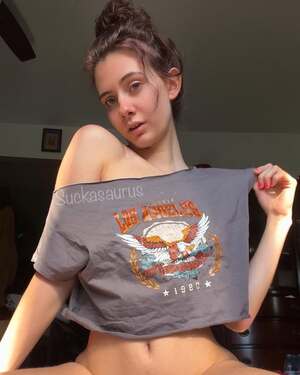 Suck-a-saurus nude 2
