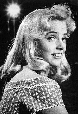 Sue Lyon nude 10