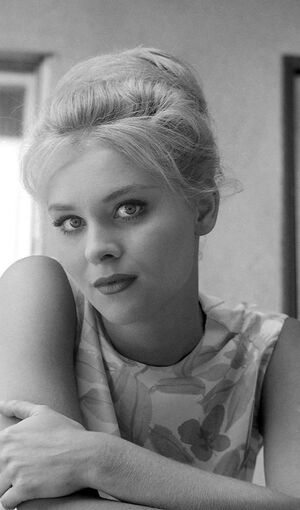 Sue Lyon nude 11