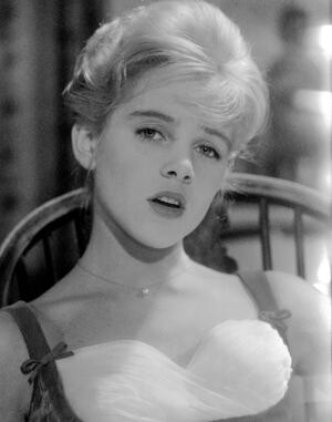 Sue Lyon nude 8
