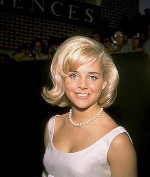 Sue Lyon nude 9