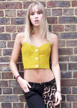 Suki Waterhouse nude 4