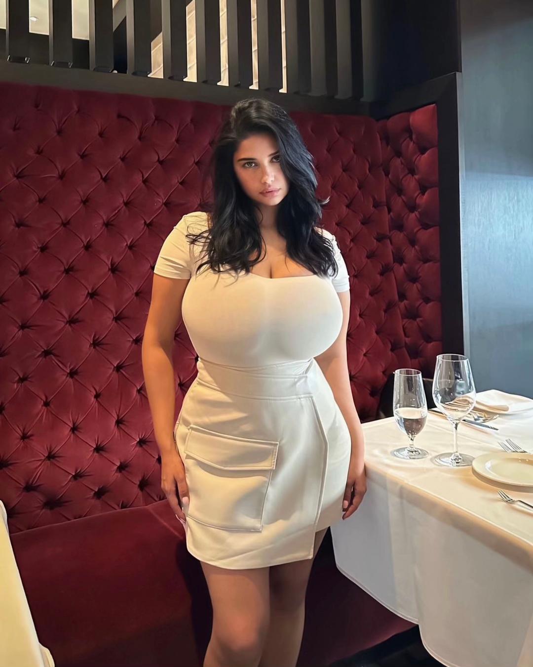Sultana Sara nude 2