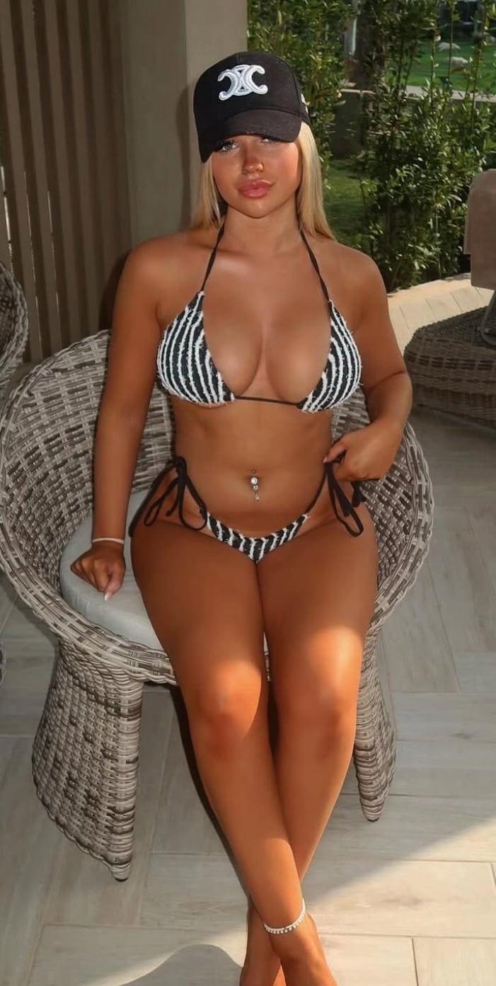 Summer Dodd nude 2