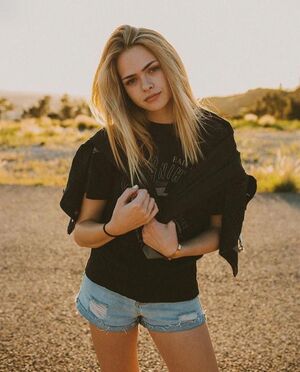 Summer Mckeen nude 3
