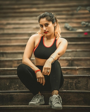 Surleen Kaur nude 7