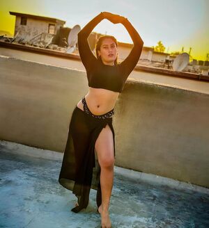 Surleen Kaur nude 8