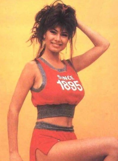 Susanna Messaggio nude 11