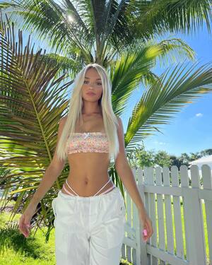 Sydney Jade nude 10