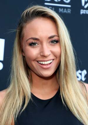 Sydney Maler nude 7
