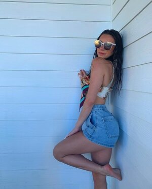 Sydney Smith nude 12