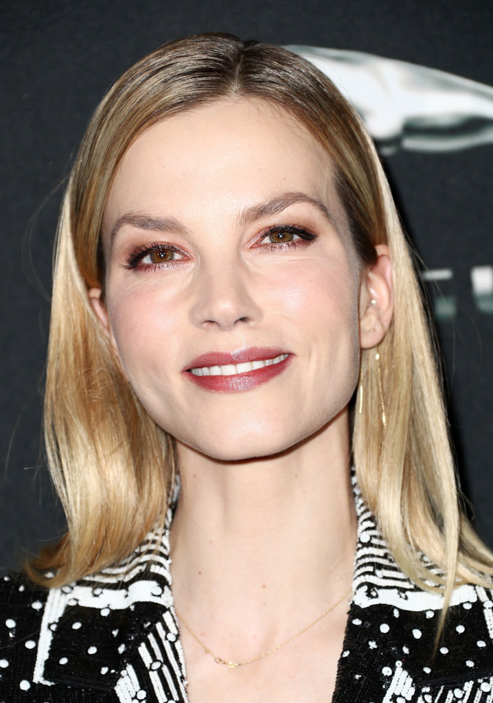 Sylvia Hoeks nude 12
