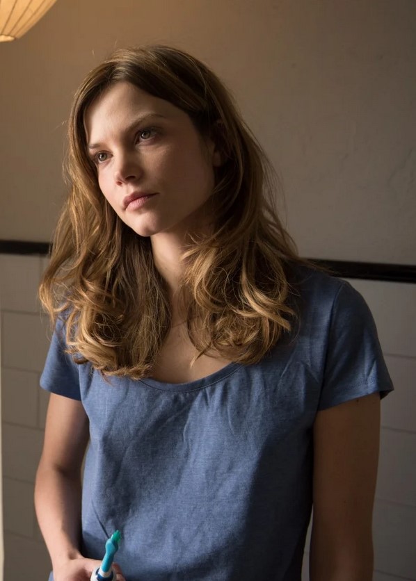 Sylvia Hoeks nude 8